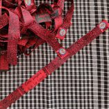 pulsera con sayas y a lo loco
